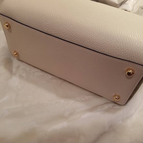 FAIR OFFERS RARE!! Coach Peanuts Snoopy Crossbody Bag - Picture 11 of 14